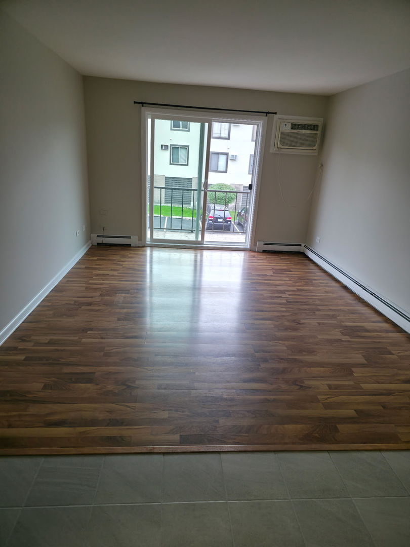 412 E Bailey Road #104, Naperville, IL 60565