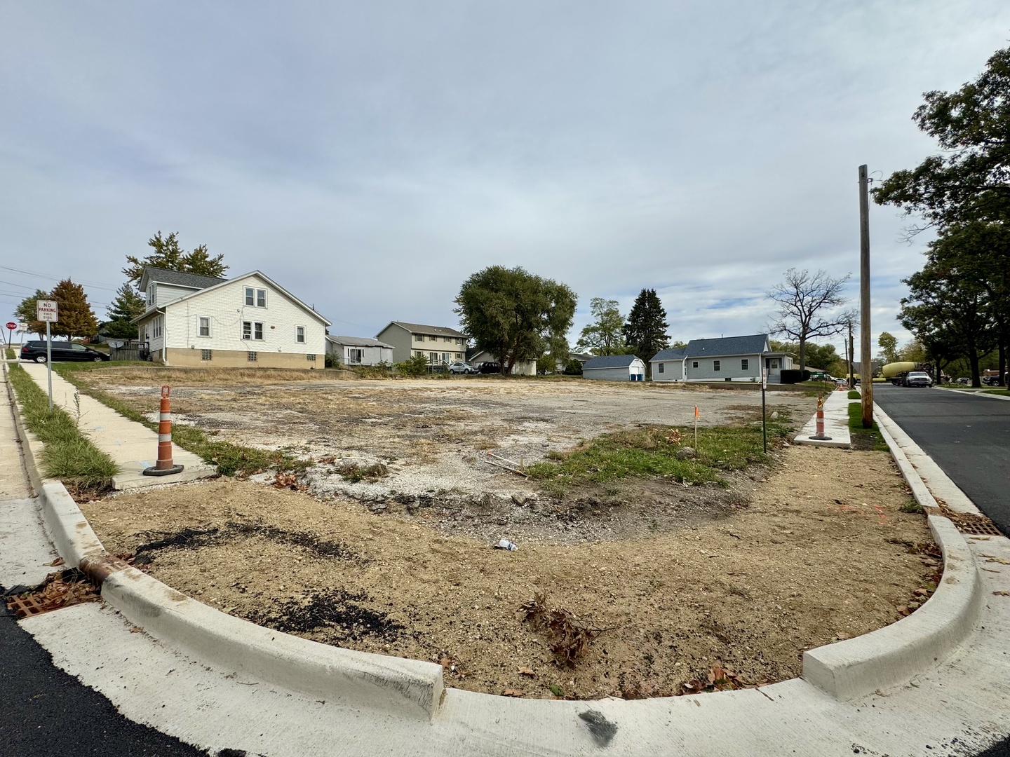 999 6th Street, Peru, IL 61354