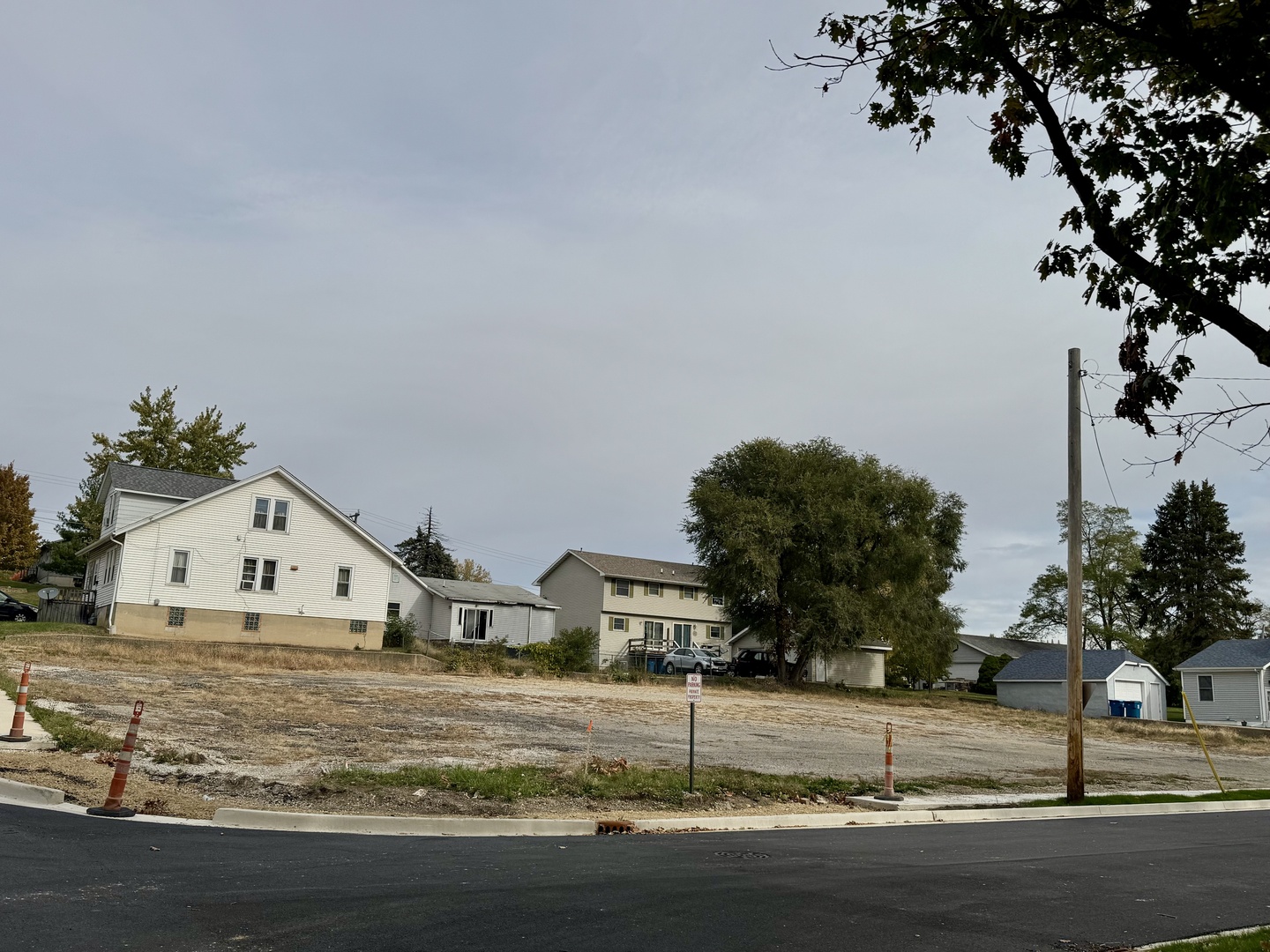 999 6th Street, Peru, IL 61354