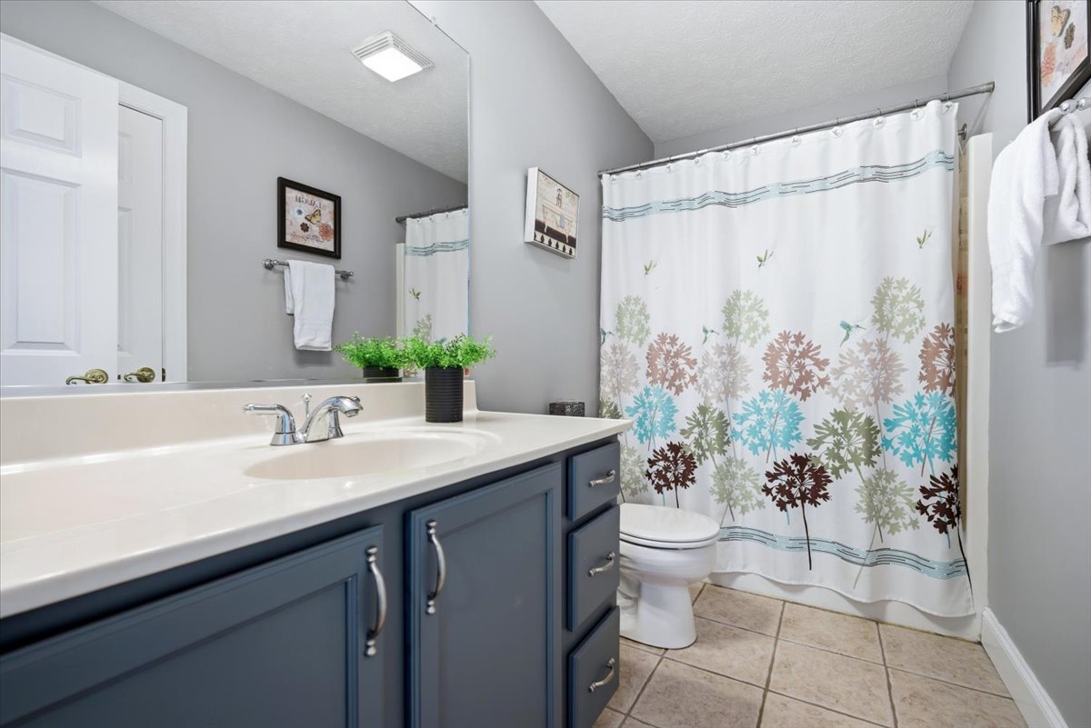 13622 Whitetail Drive, Bloomington, IL 61705