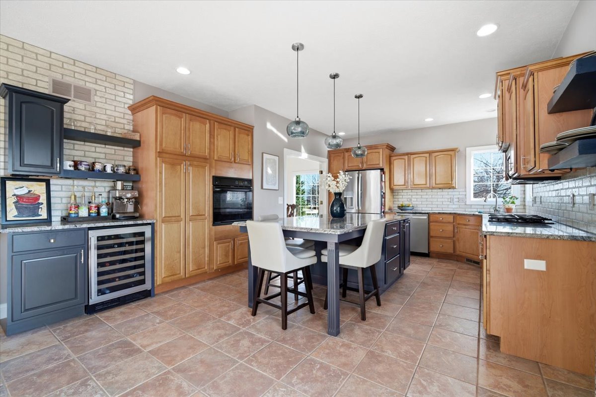 13622 Whitetail Drive, Bloomington, IL 61705