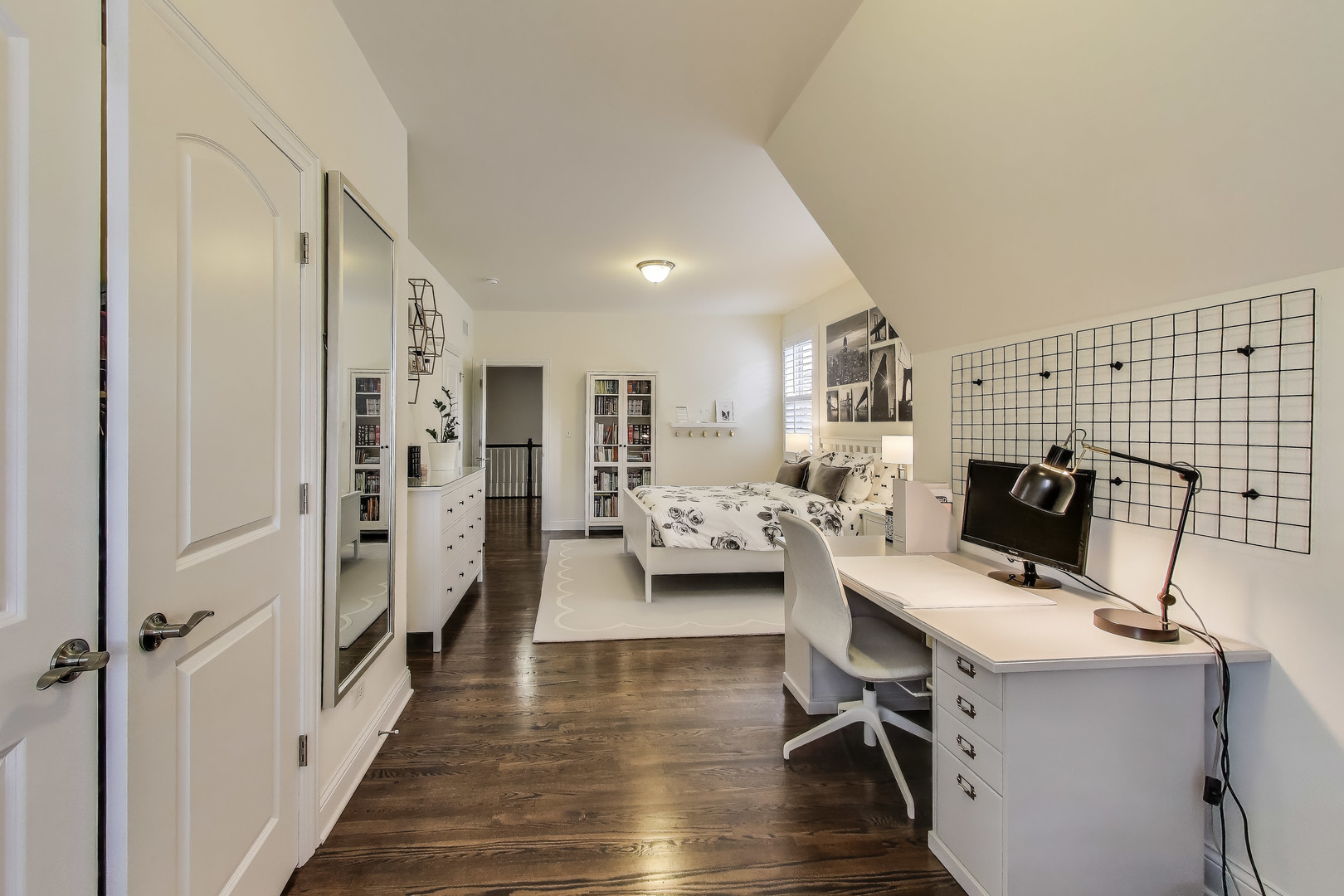 557 N Myrtle Avenue, Elmhurst, IL 60126