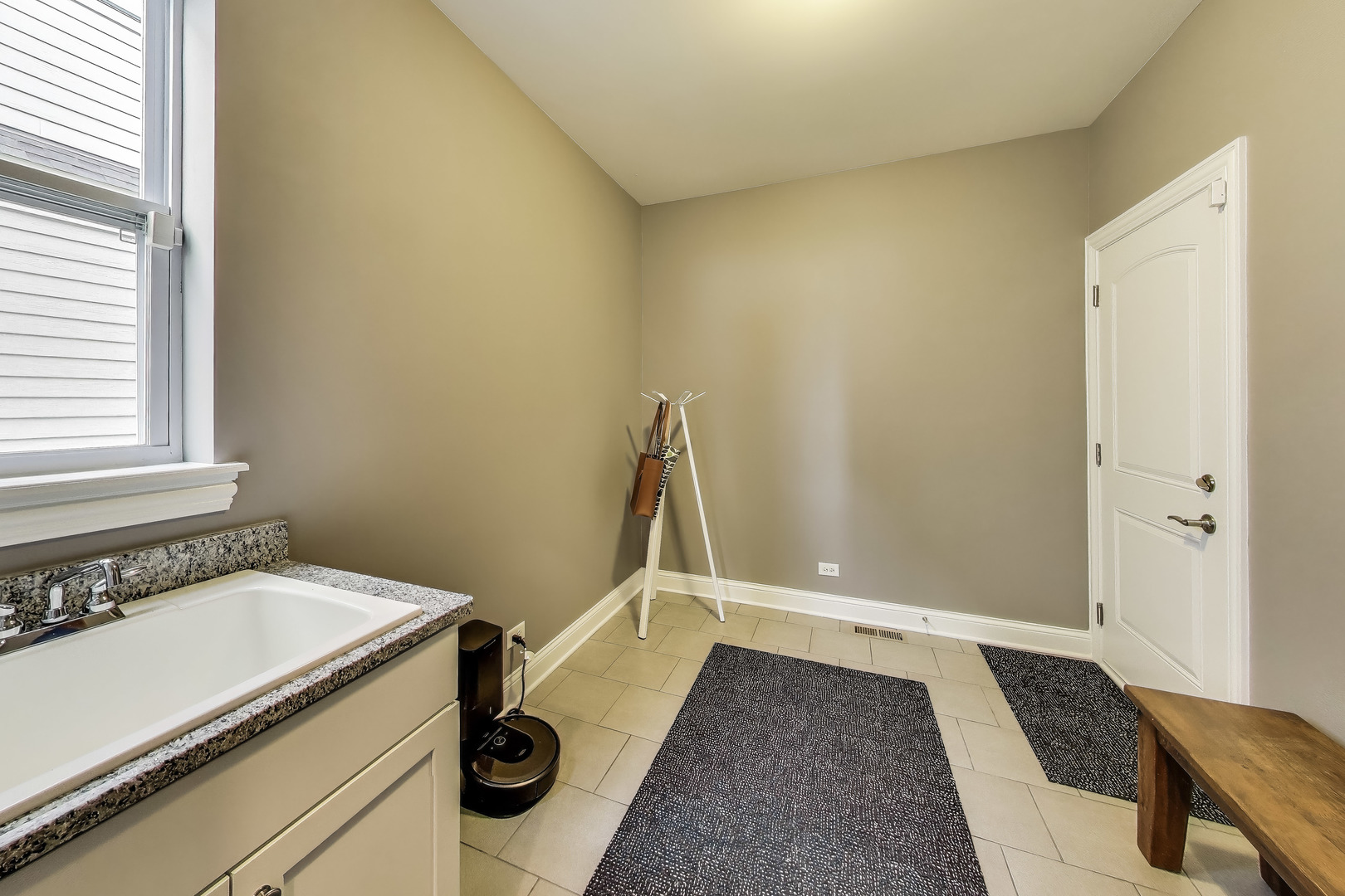 557 N Myrtle Avenue, Elmhurst, IL 60126