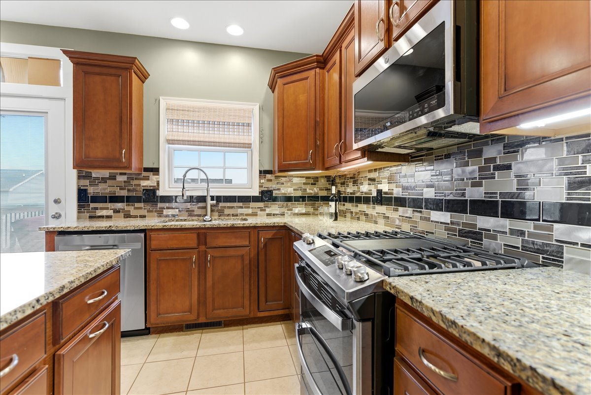 5101 Londonderry Road, Bloomington, IL 61704