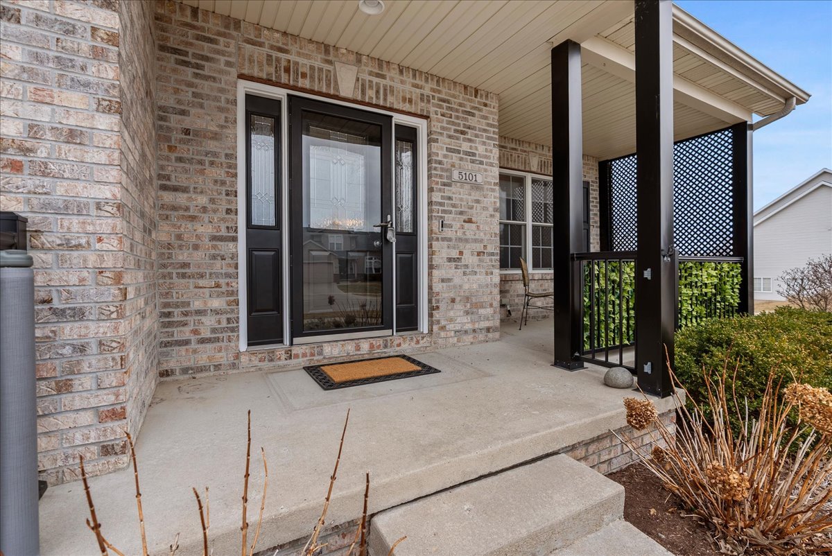 5101 Londonderry Road, Bloomington, IL 61704