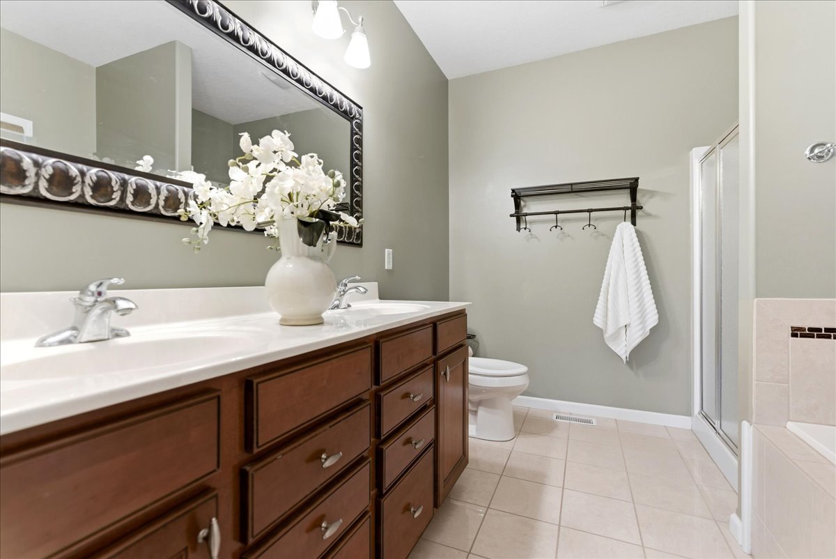 5101 Londonderry Road, Bloomington, IL 61704