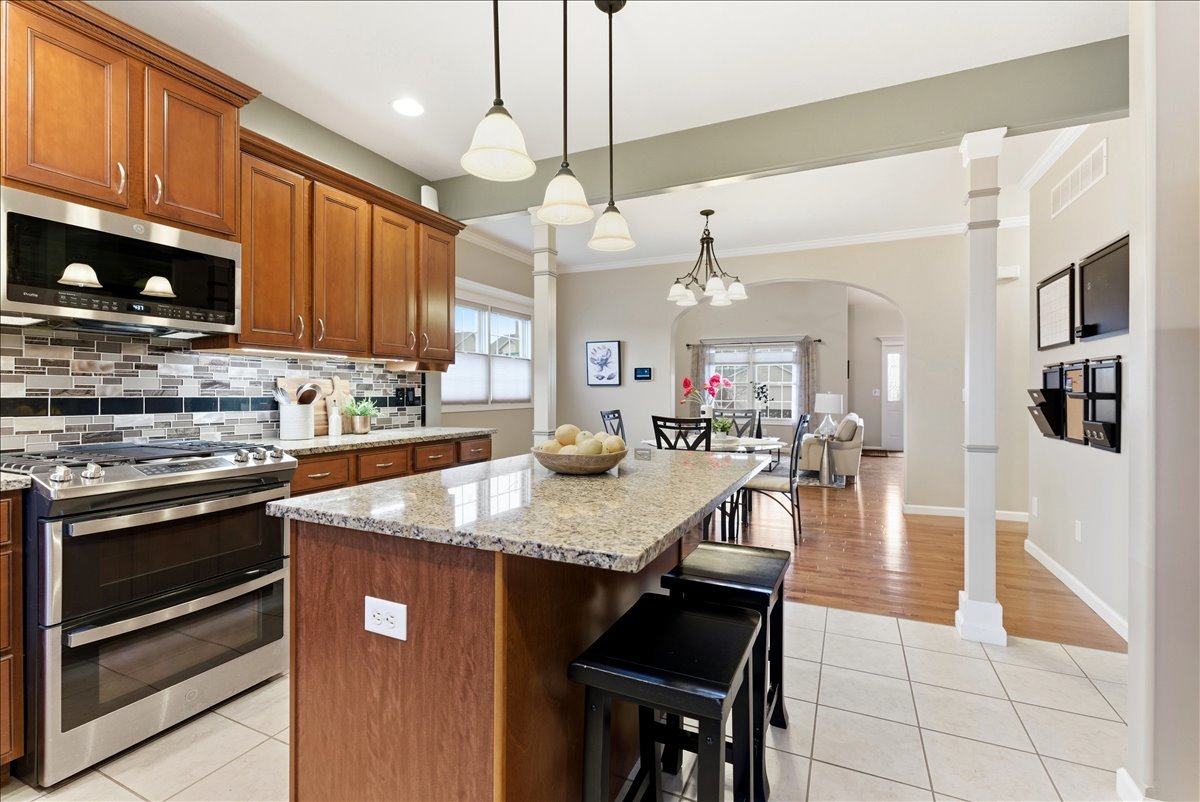 5101 Londonderry Road, Bloomington, IL 61704