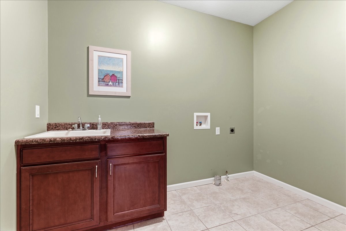 5101 Londonderry Road, Bloomington, IL 61704