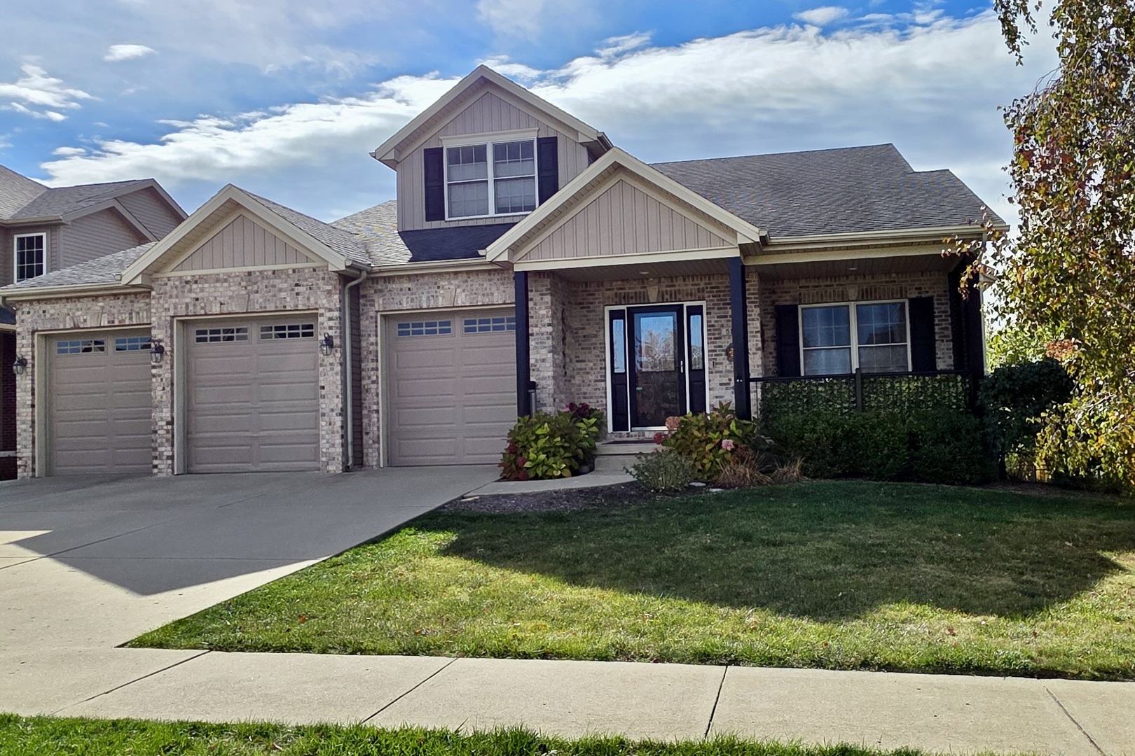 5101 Londonderry Road, Bloomington, IL 61704