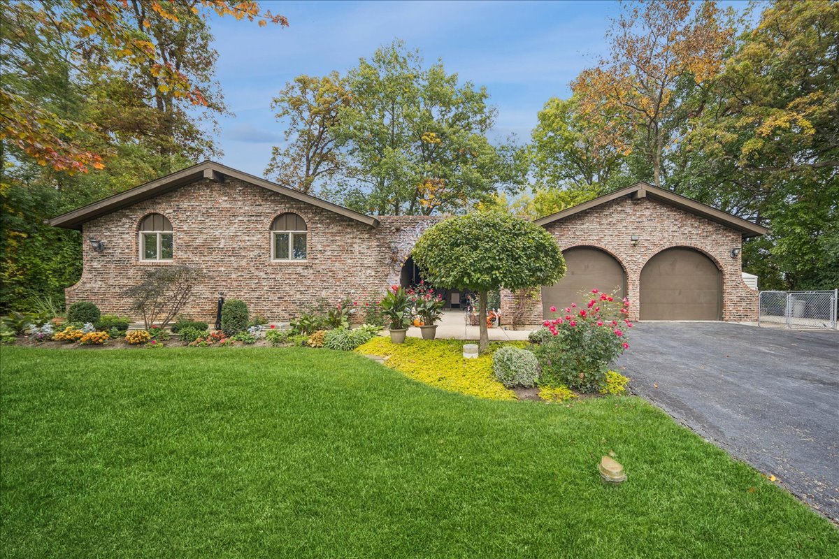 29W214 Lee Road, West Chicago, IL 60185