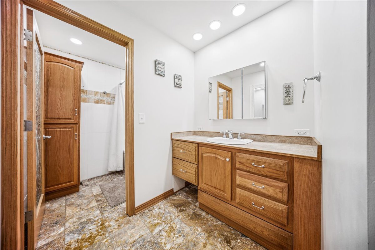 29W214 Lee Road, West Chicago, IL 60185