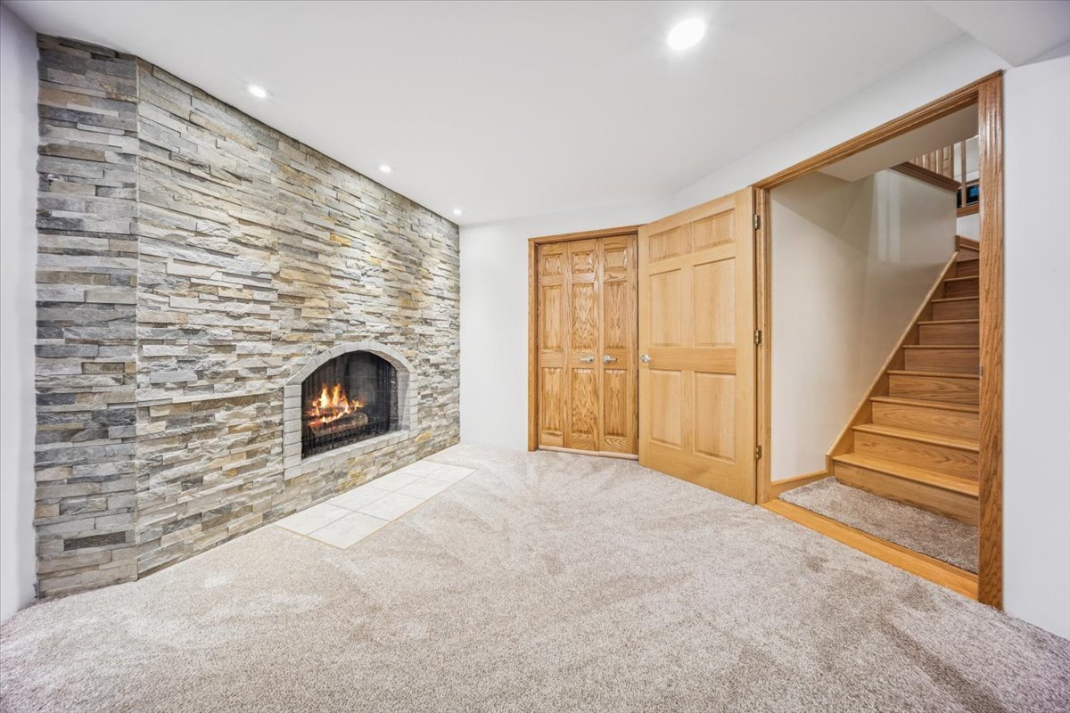 29W214 Lee Road, West Chicago, IL 60185