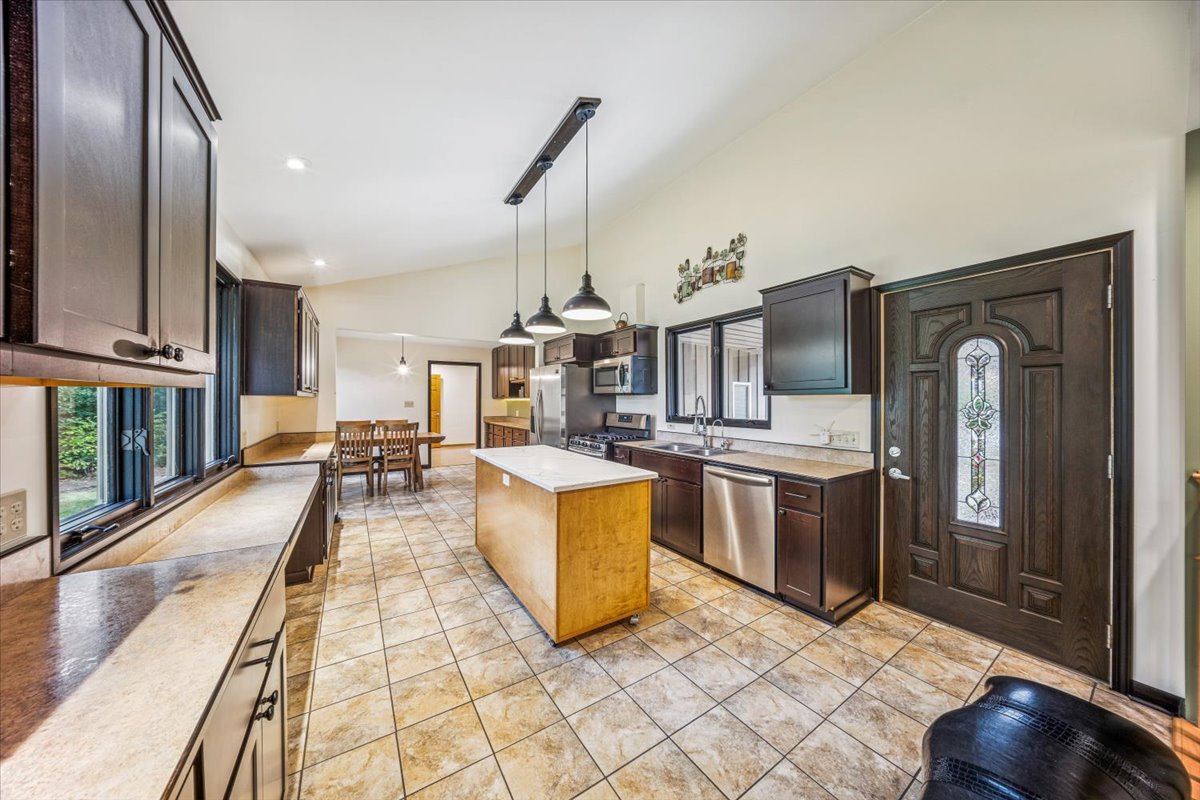 29W214 Lee Road, West Chicago, IL 60185