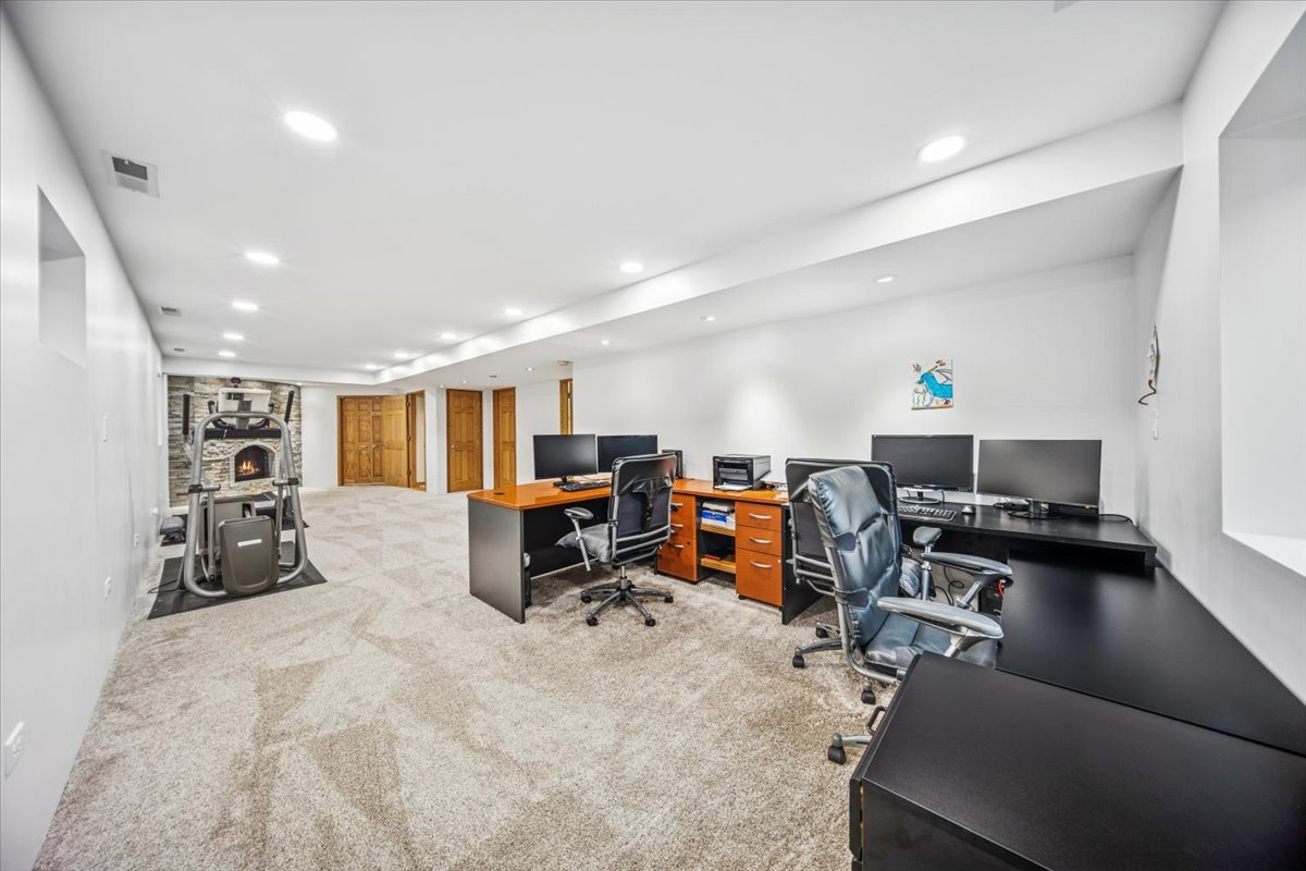 29W214 Lee Road, West Chicago, IL 60185