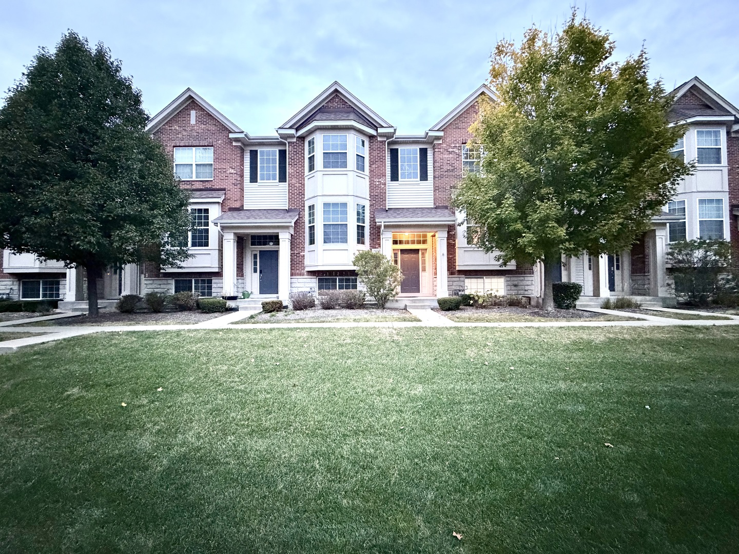 2911 Henley Lane #2911, Naperville, IL 60540