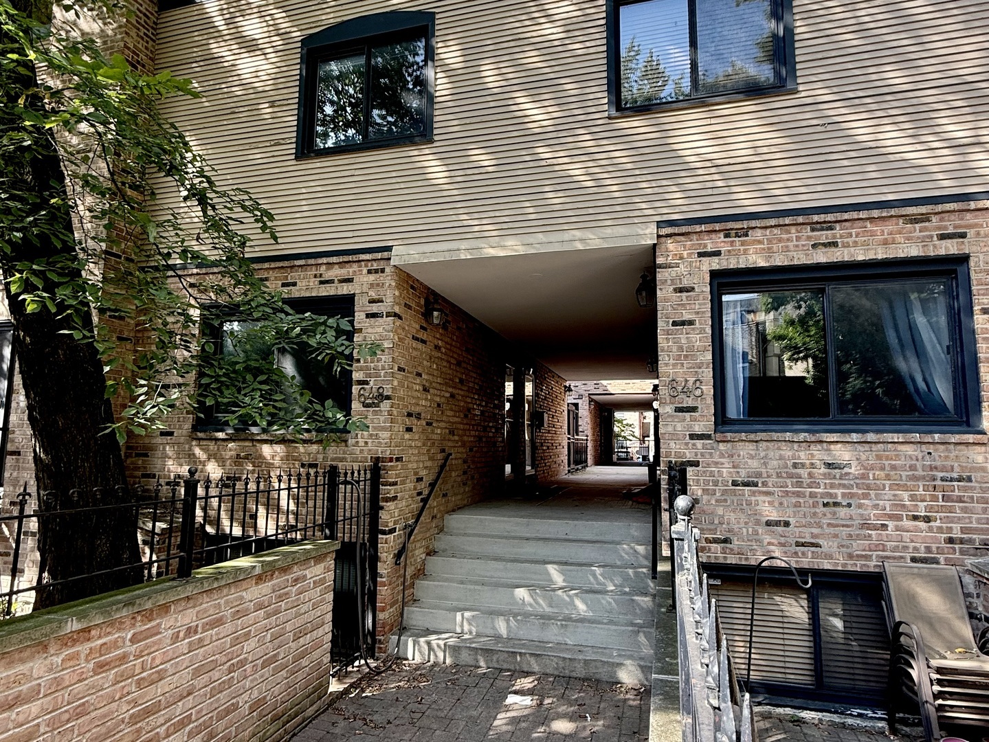 648 W Belden Avenue #B, Chicago, IL 60614