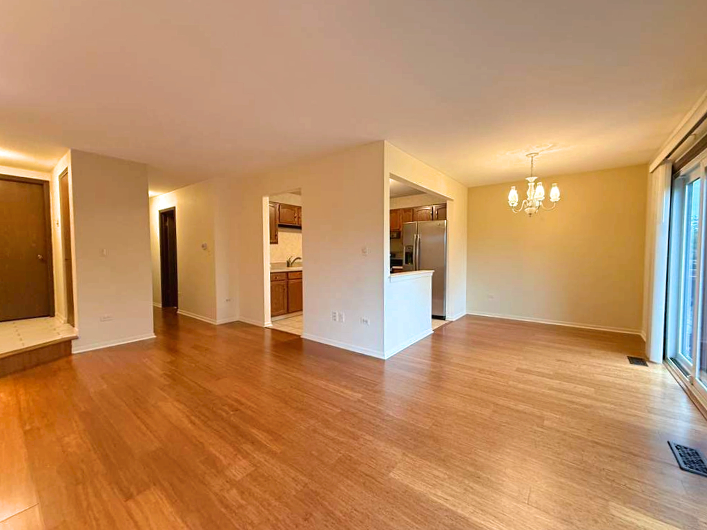 966 Cumberland Court #B2, Roselle, IL 60172