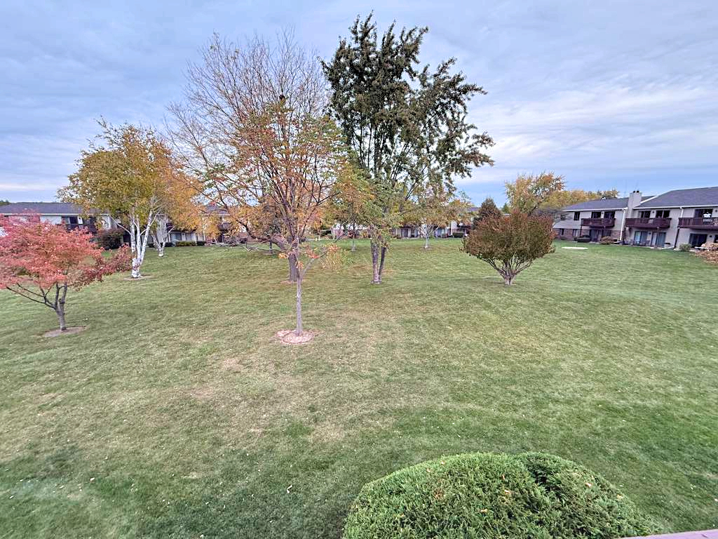 966 Cumberland Court #B2, Roselle, IL 60172