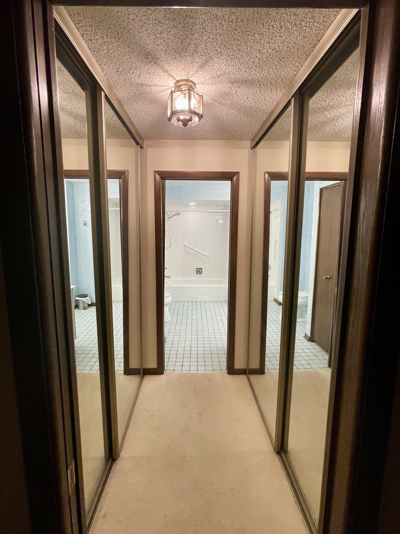 7800 W Foresthill Lane #104, Palos Heights, IL 60463