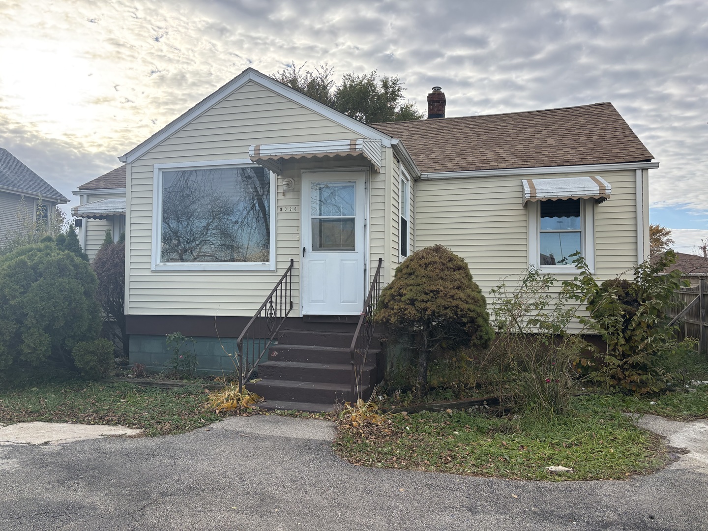 9326 Greenwood Avenue, Des Plaines, IL 60016