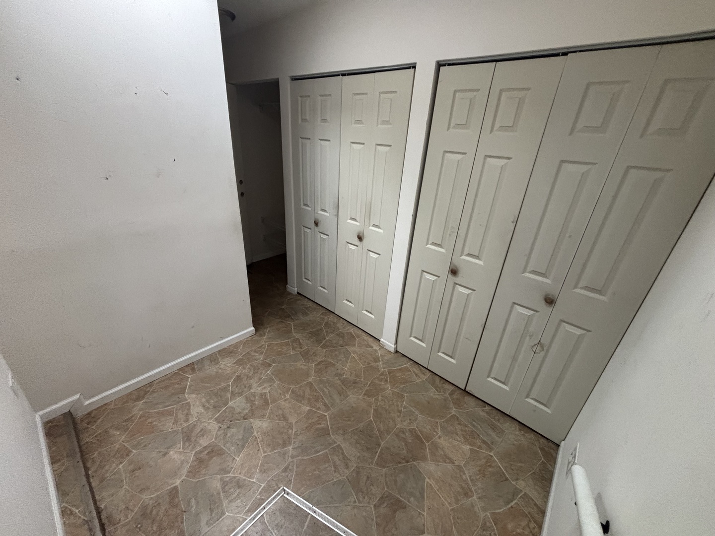 9326 Greenwood Avenue, Des Plaines, IL 60016