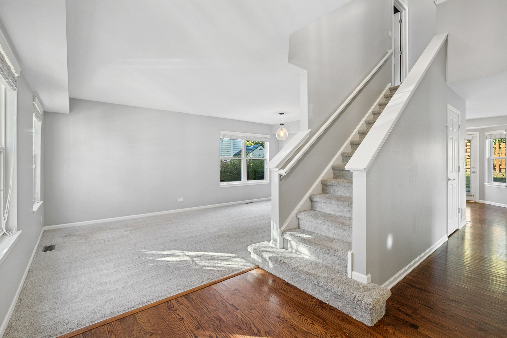 25904 W Brooks Farm Road, Round Lake, IL 60073