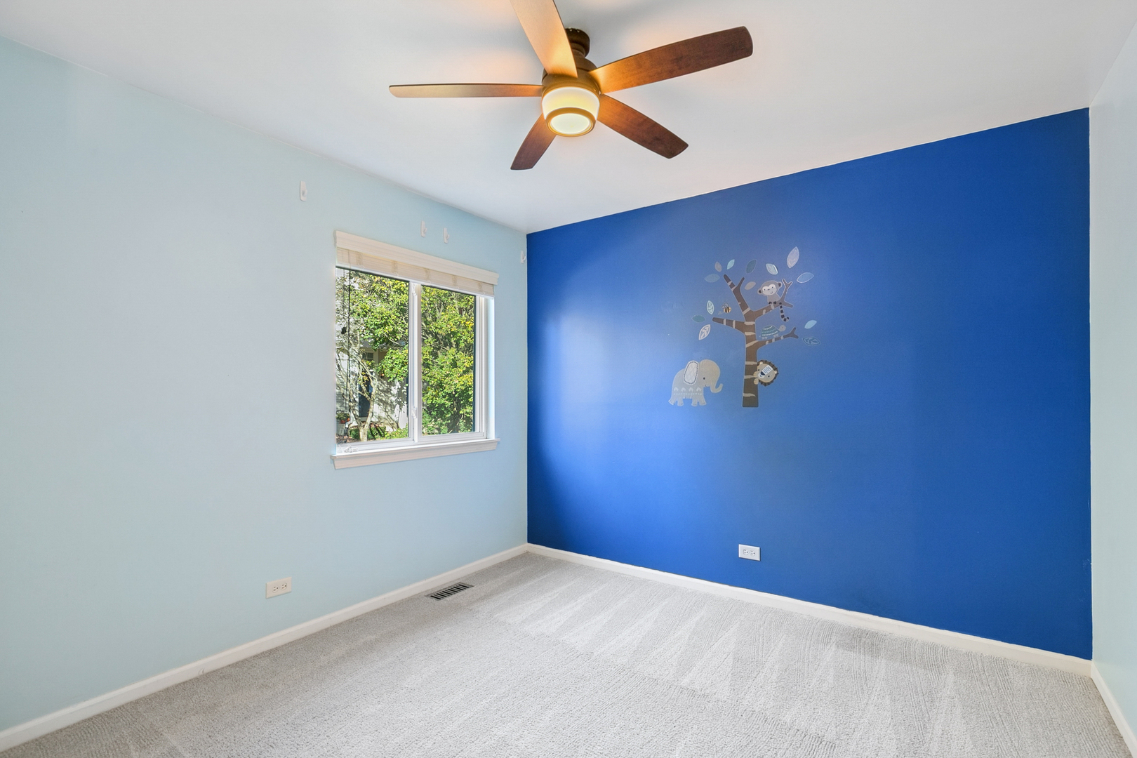 25904 W Brooks Farm Road, Round Lake, IL 60073