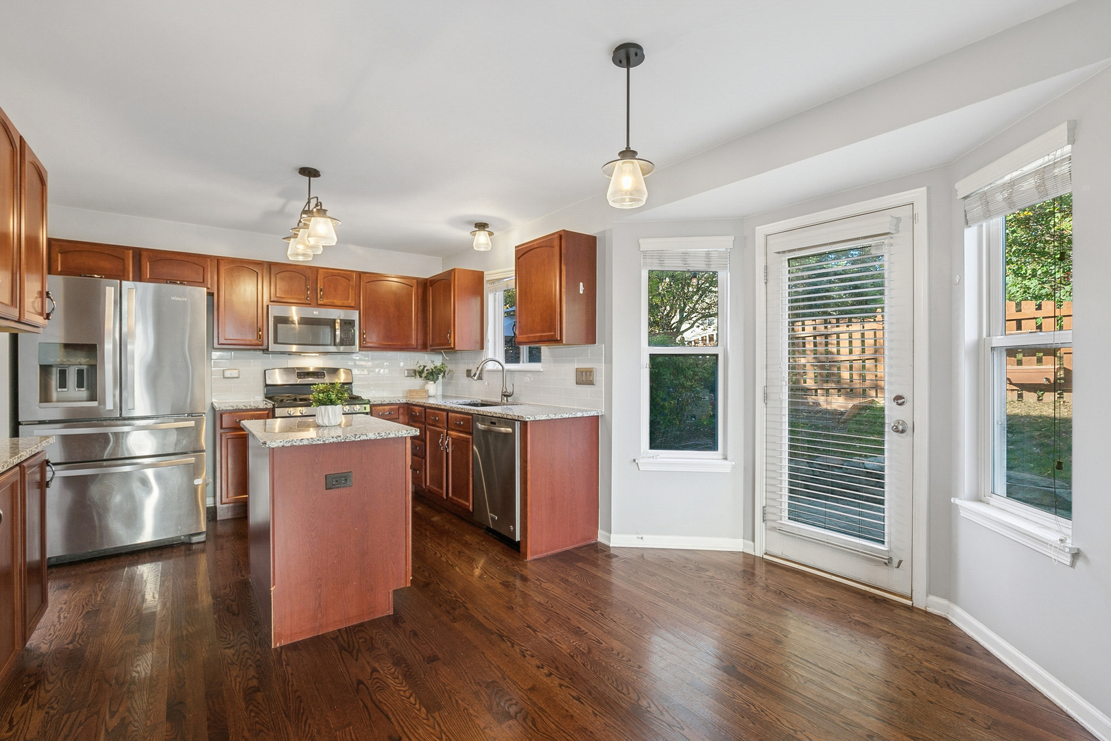 25904 W Brooks Farm Road, Round Lake, IL 60073