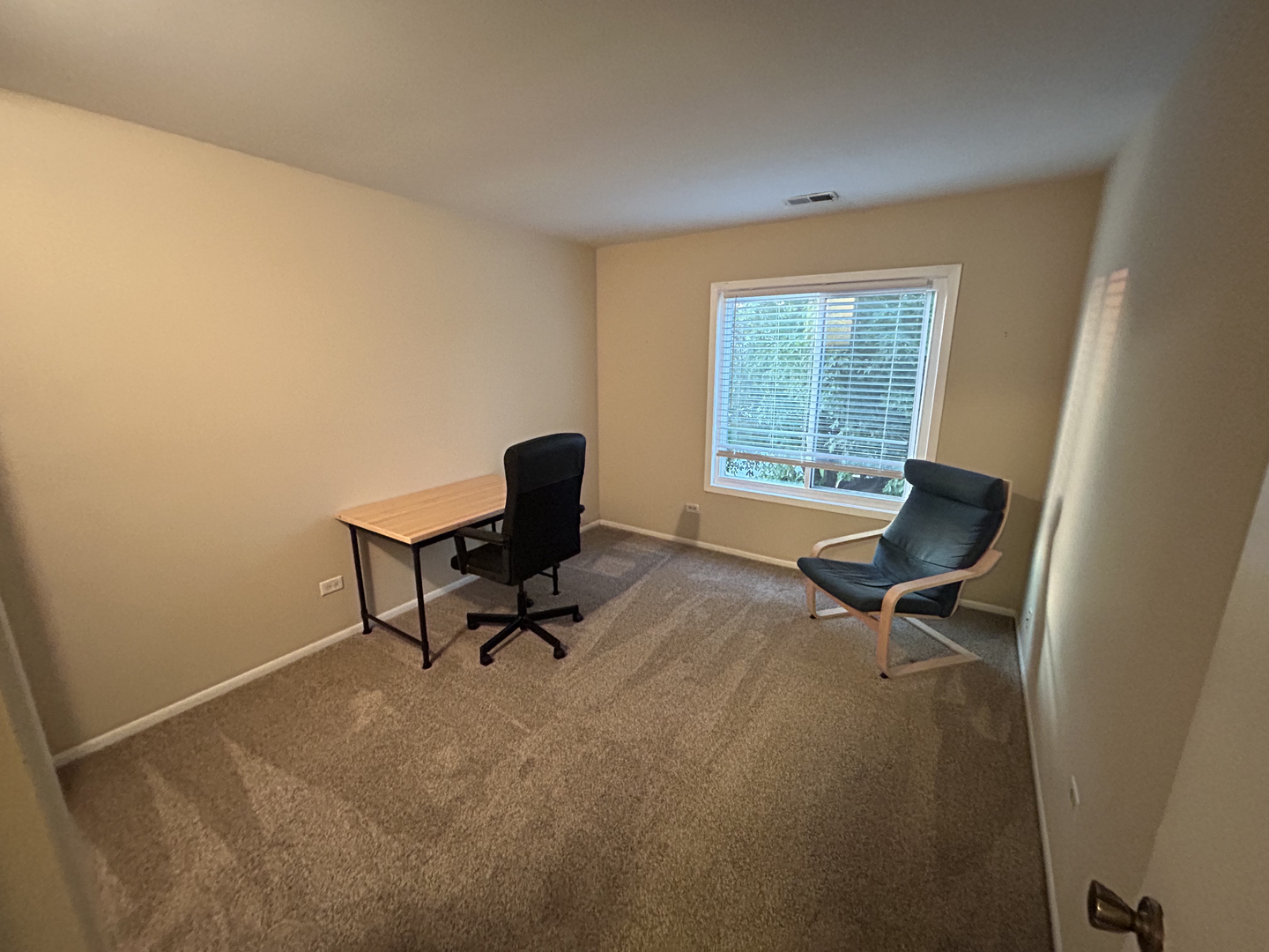 7030 Park Lane Court #203, Woodridge, IL 60517
