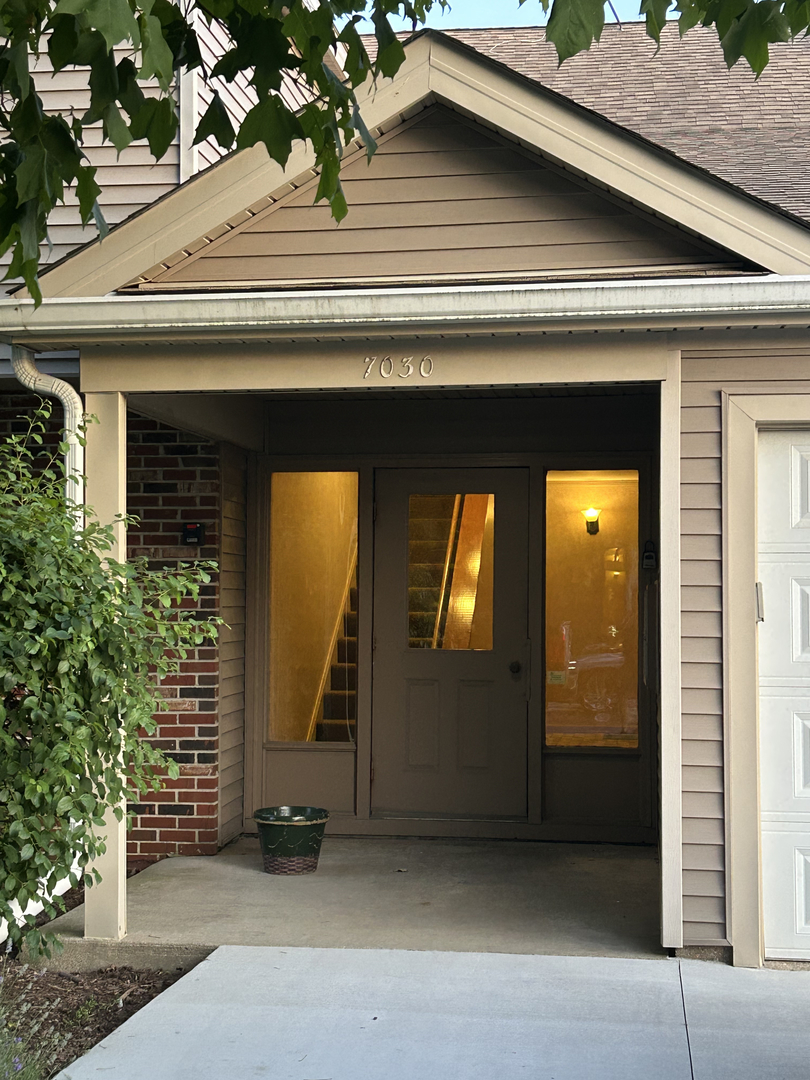 7030 Park Lane Court #203, Woodridge, IL 60517