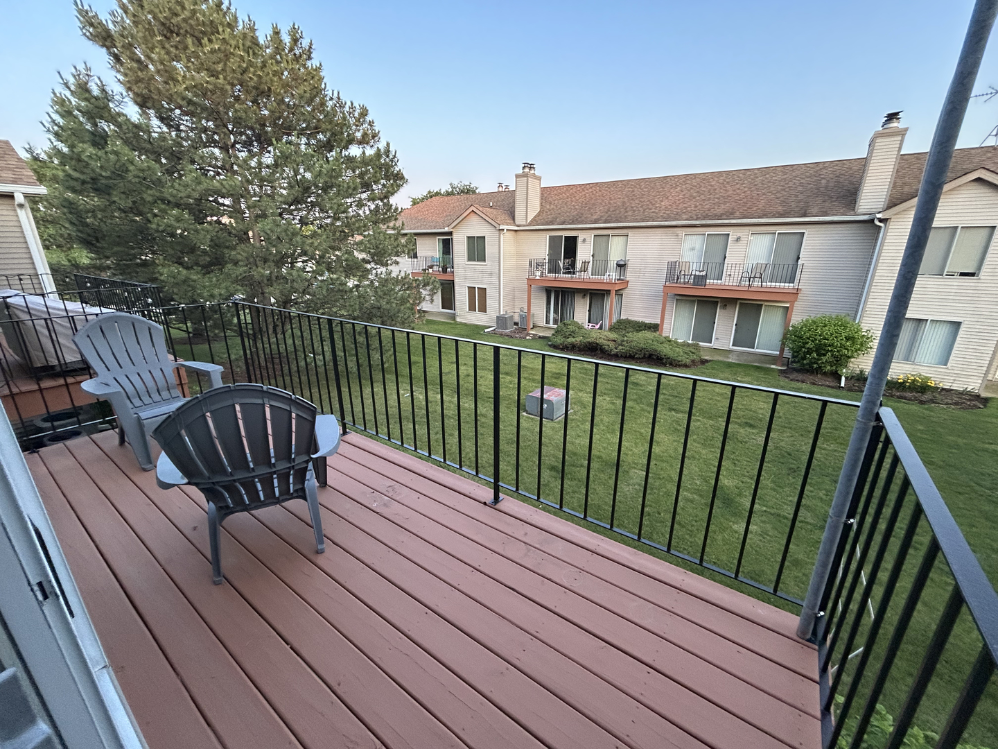 7030 Park Lane Court #203, Woodridge, IL 60517