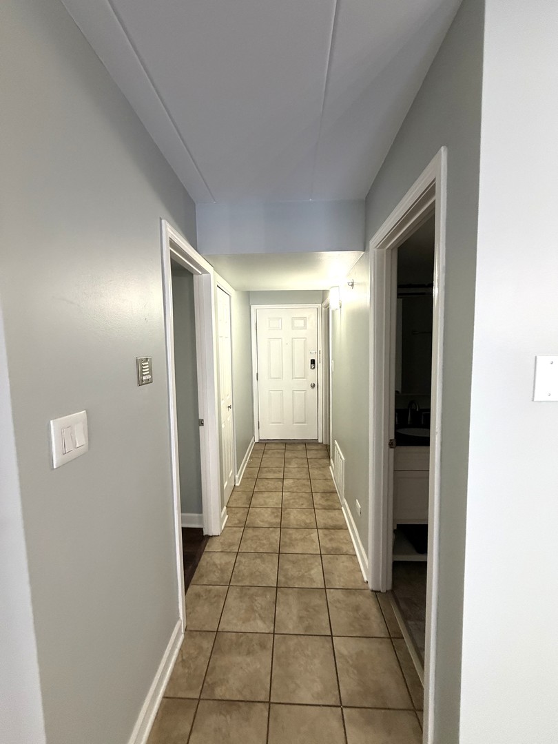 4530 W 93rd Street #1D, Oak Lawn, IL 60453