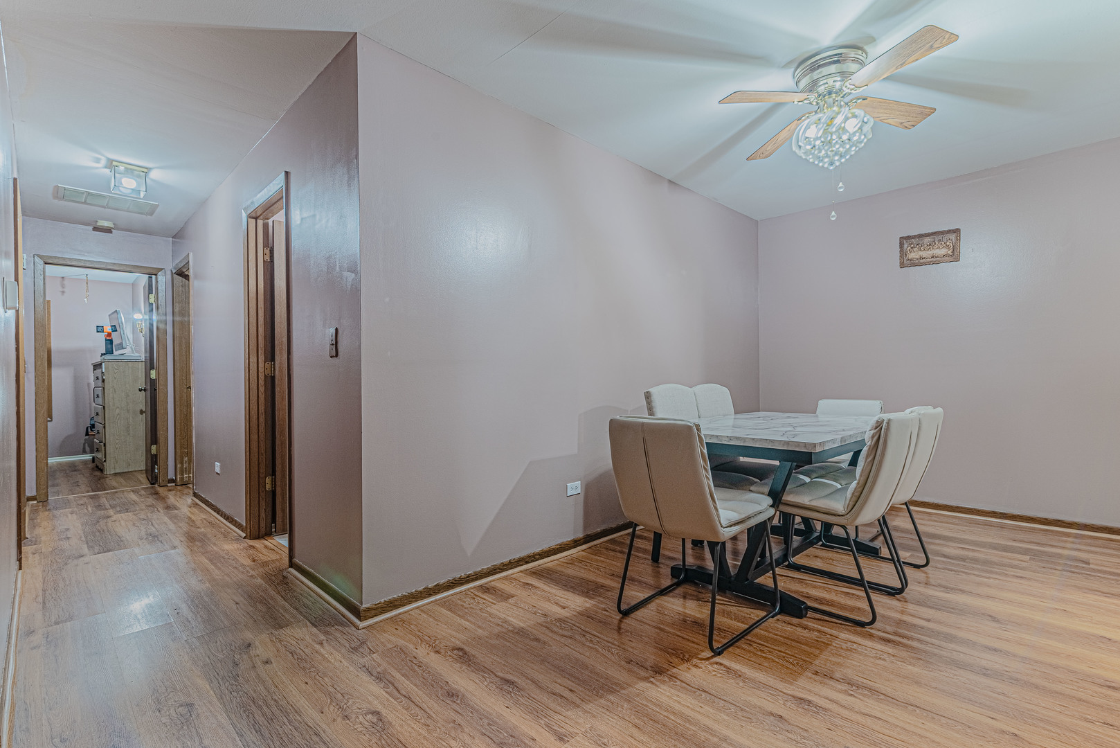 5 Creekside Circle #B, Elgin, IL 60123