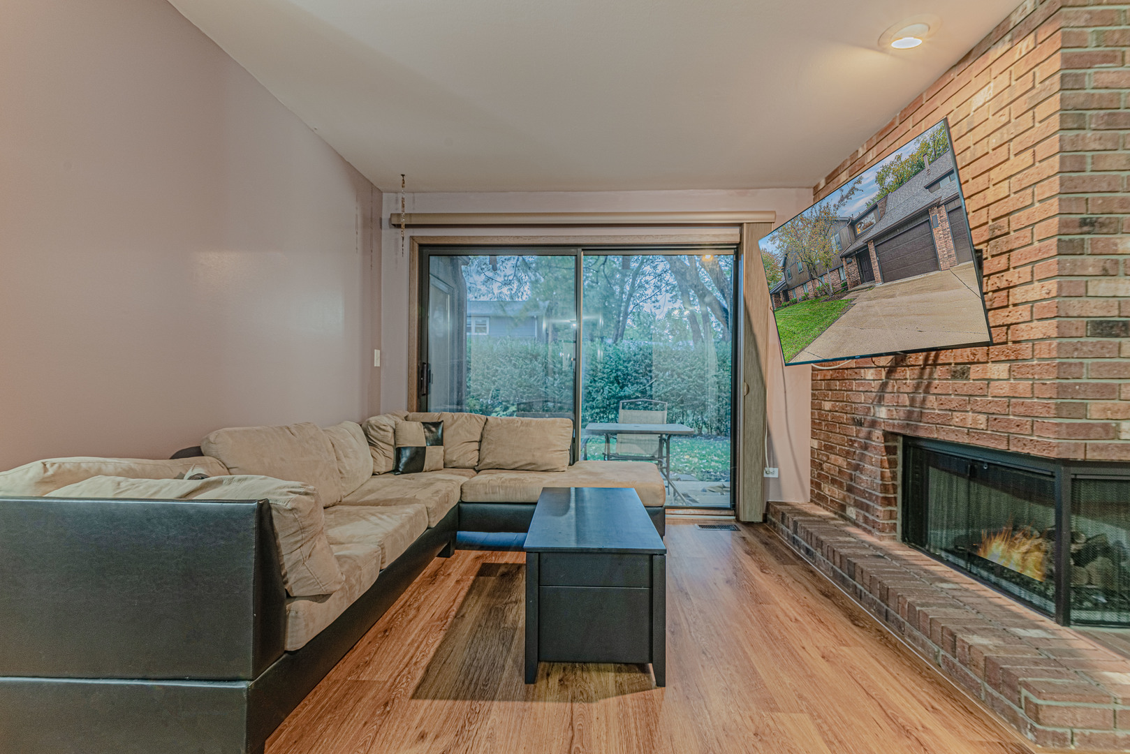 5 Creekside Circle #B, Elgin, IL 60123