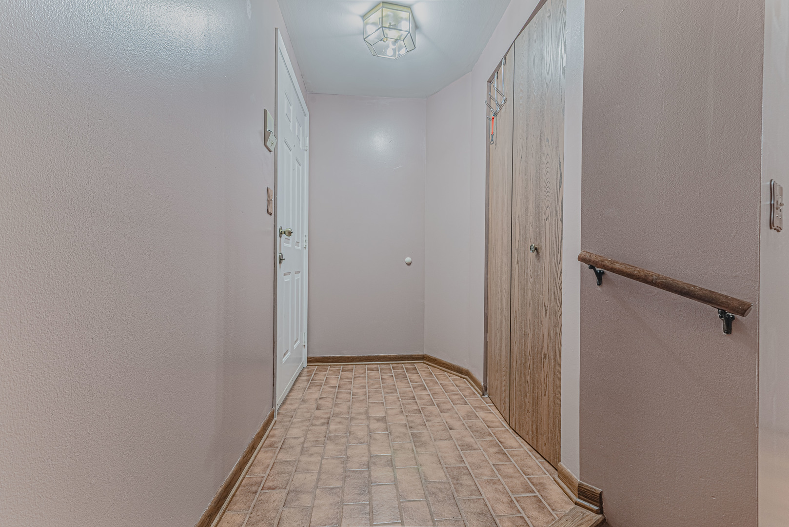 5 Creekside Circle #B, Elgin, IL 60123