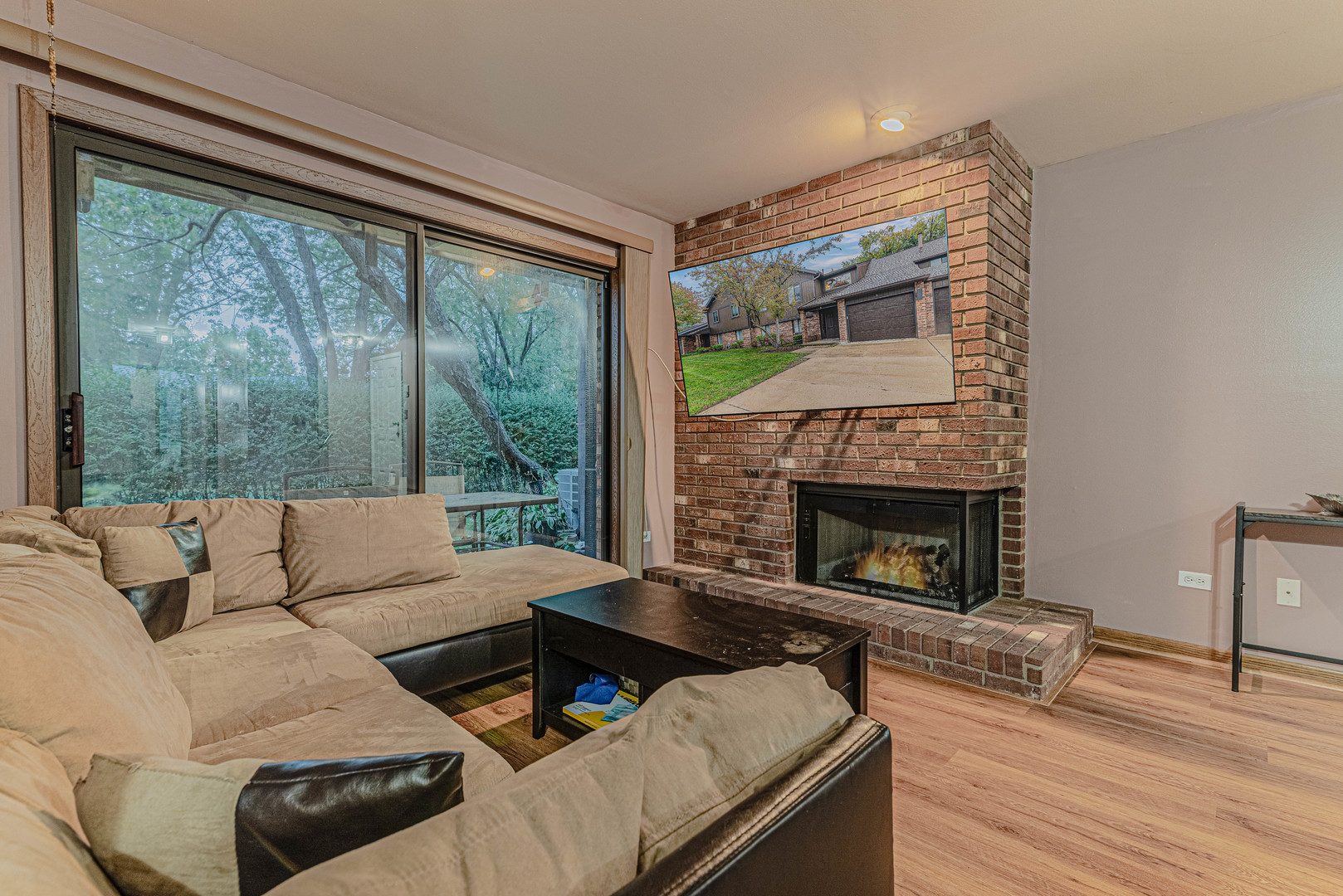 5 Creekside Circle #B, Elgin, IL 60123