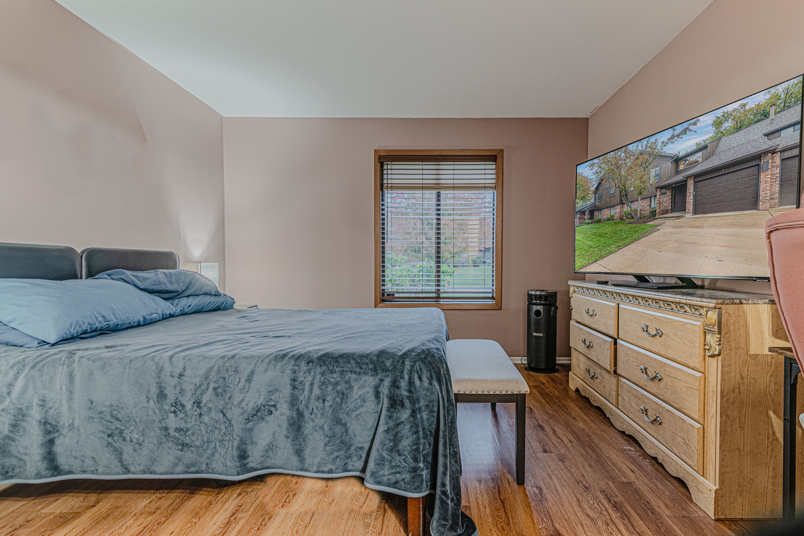 5 Creekside Circle #B, Elgin, IL 60123