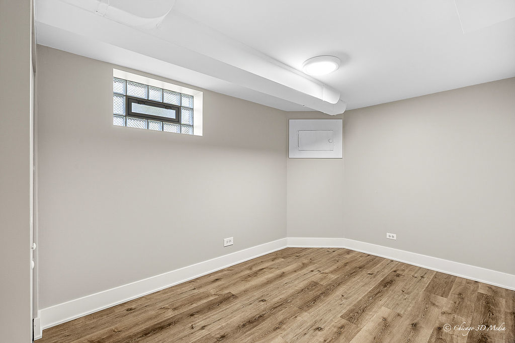 5056 N Mont Clare Avenue, Chicago, IL 60656