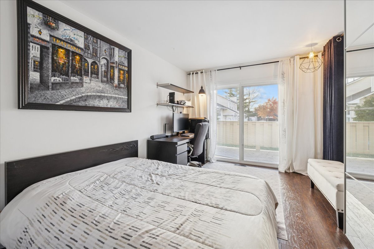 318 Juniper Circle, Streamwood, IL 60107