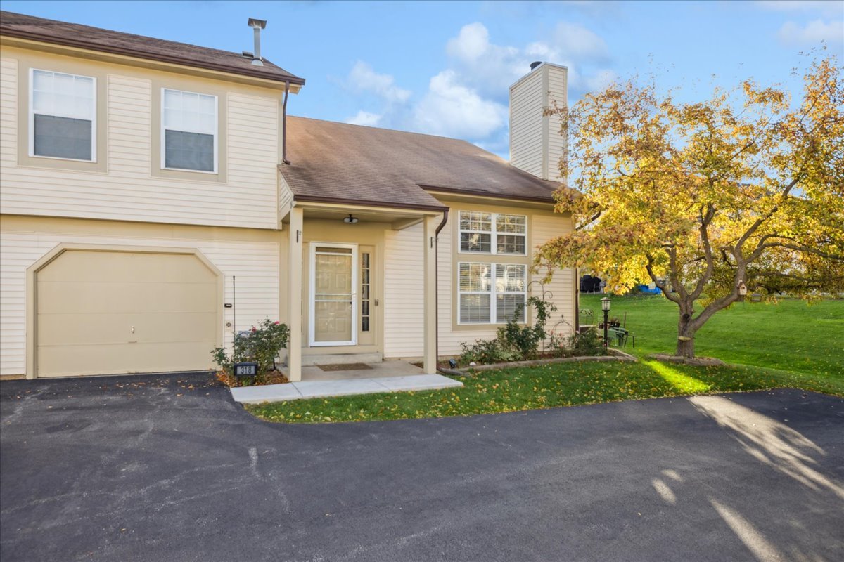 318 Juniper Circle, Streamwood, IL 60107