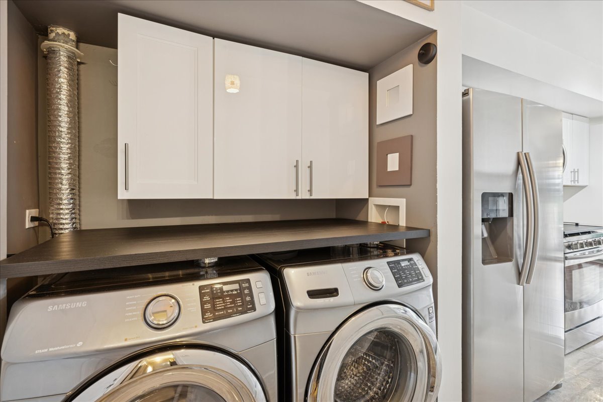 318 Juniper Circle, Streamwood, IL 60107