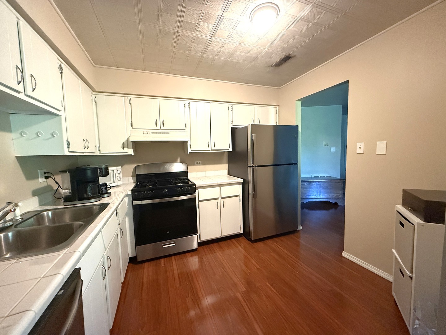 1705 Lakecliffe Drive #C, Wheaton, IL 60189