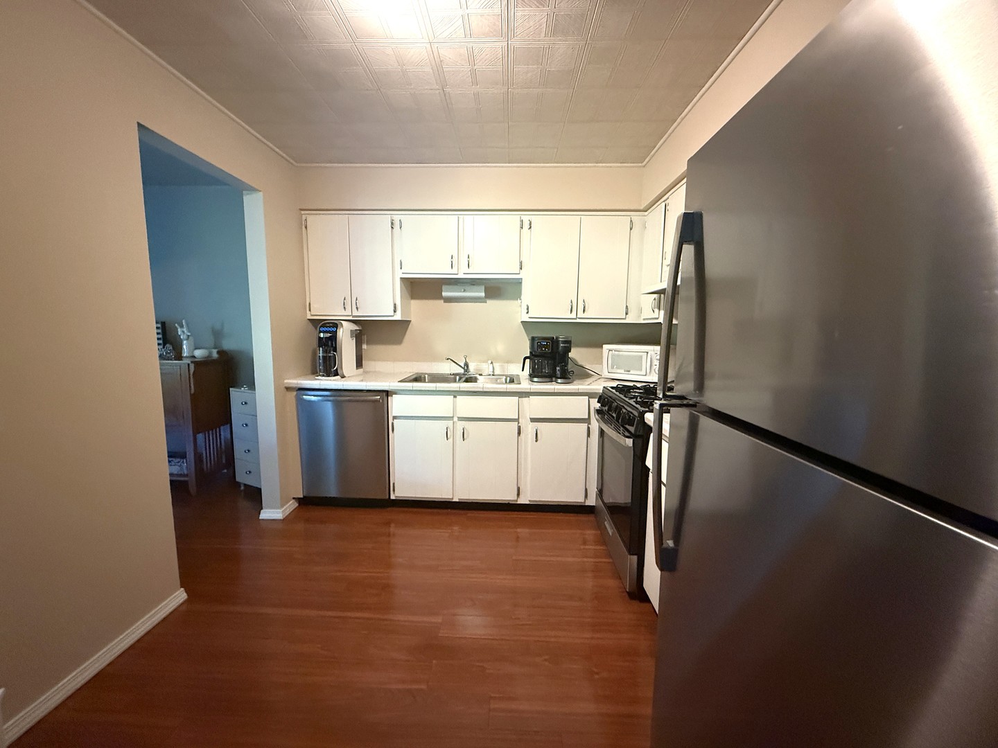 1705 Lakecliffe Drive #C, Wheaton, IL 60189