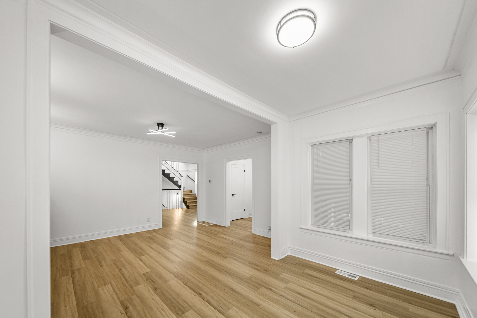 7537 S CLYDE Avenue, Chicago, IL 60649