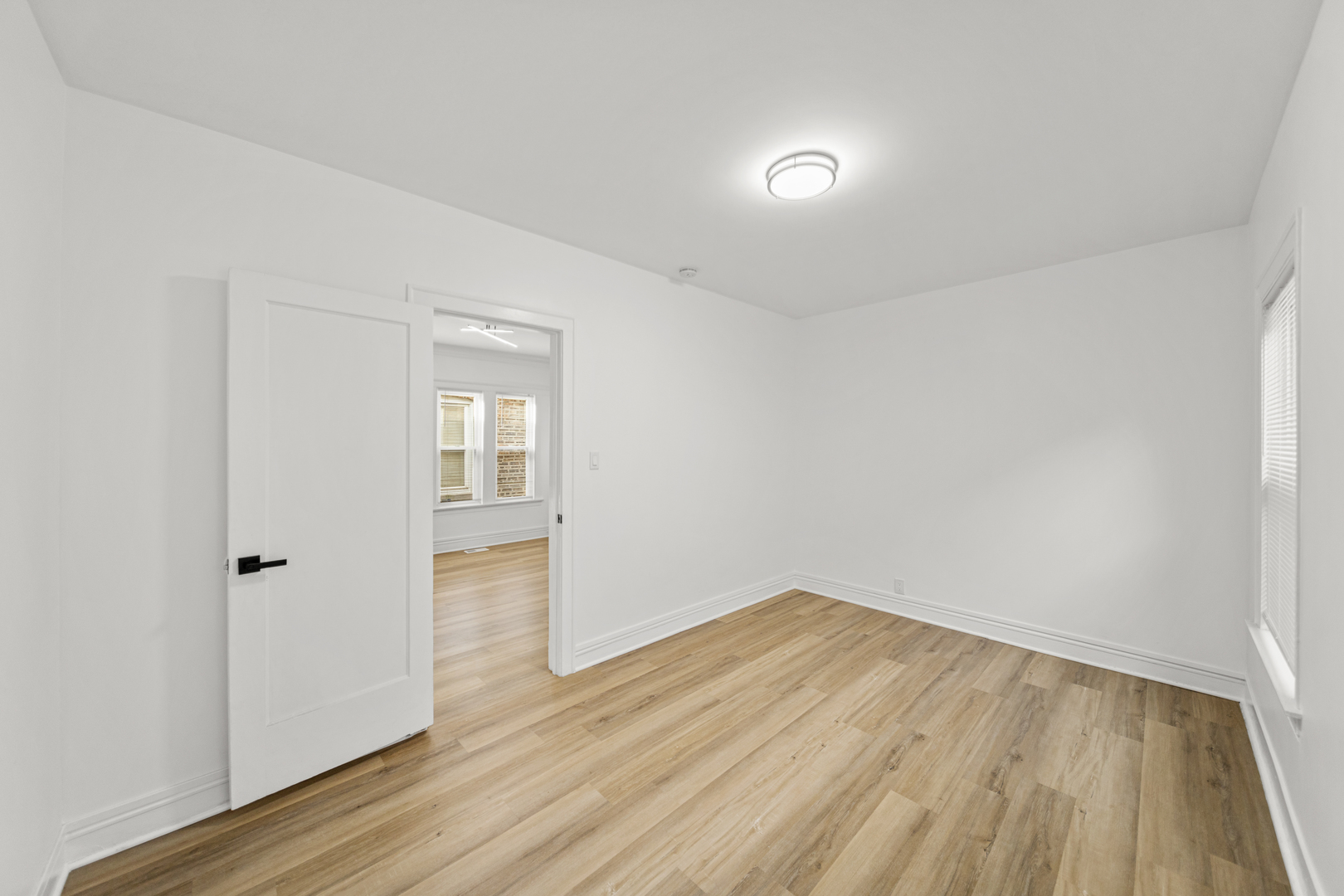 7537 S CLYDE Avenue, Chicago, IL 60649