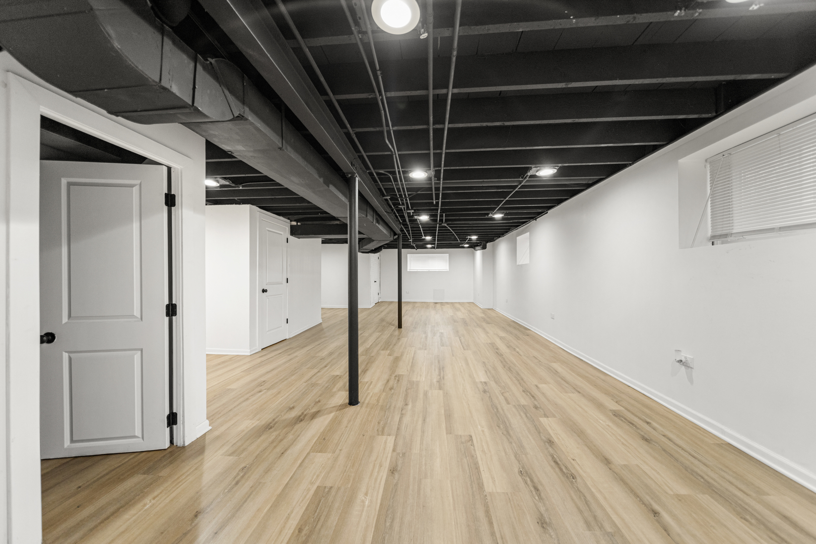 7537 S CLYDE Avenue, Chicago, IL 60649