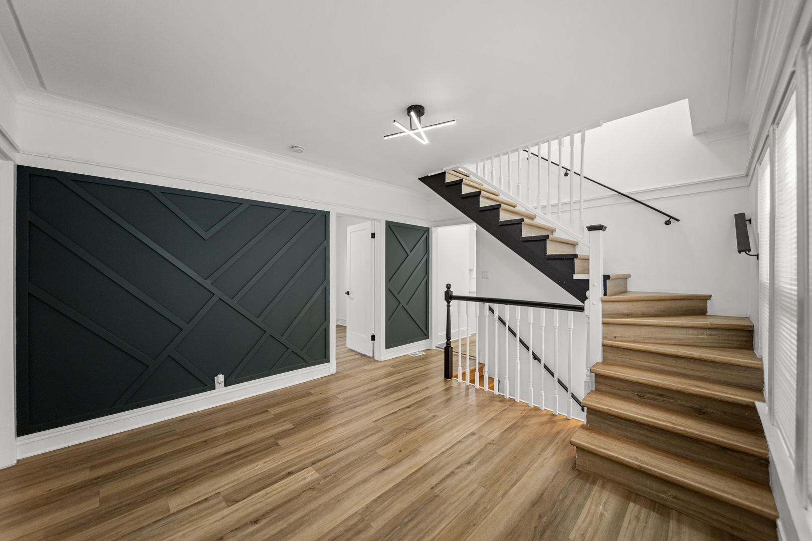 7537 S CLYDE Avenue, Chicago, IL 60649