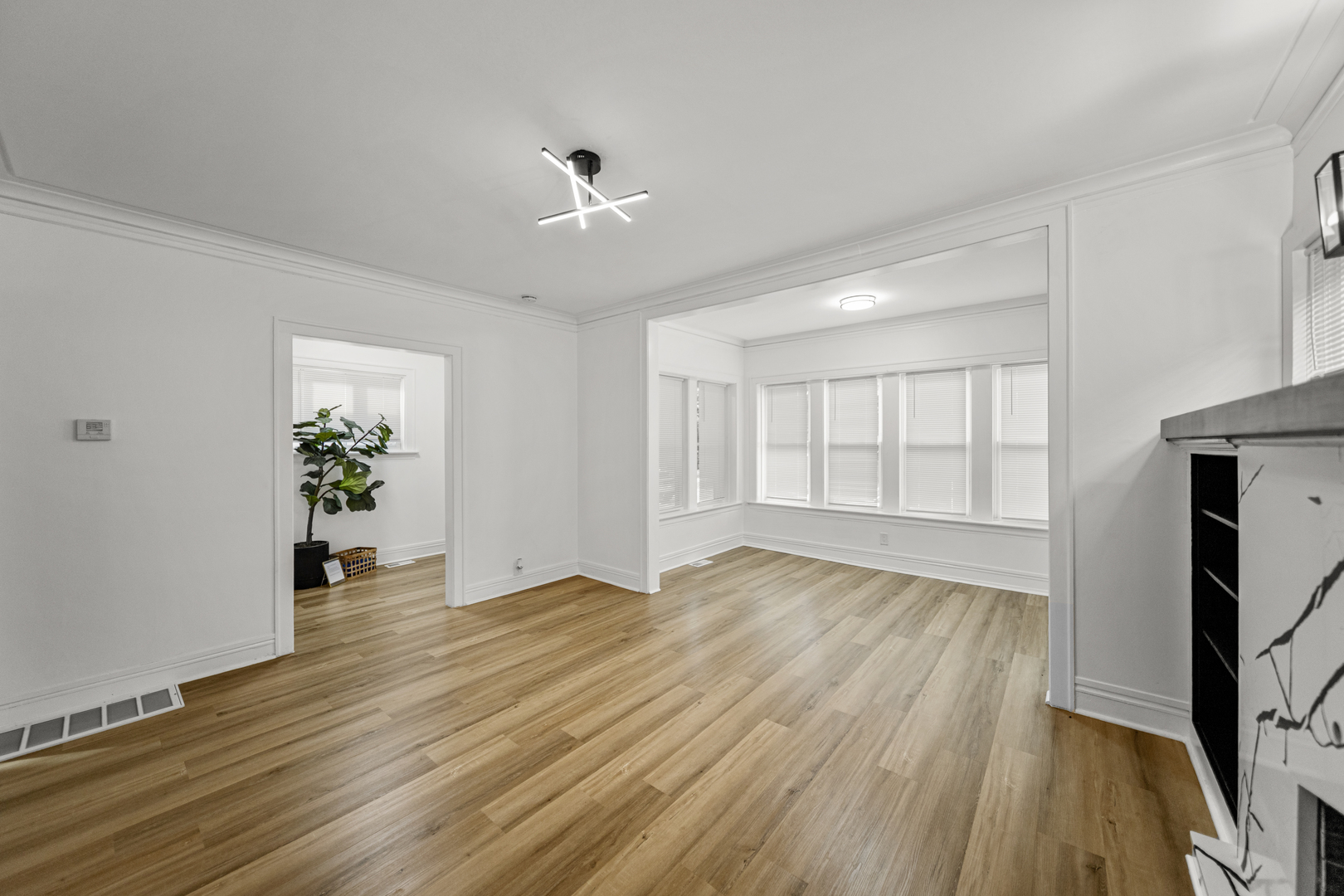 7537 S CLYDE Avenue, Chicago, IL 60649
