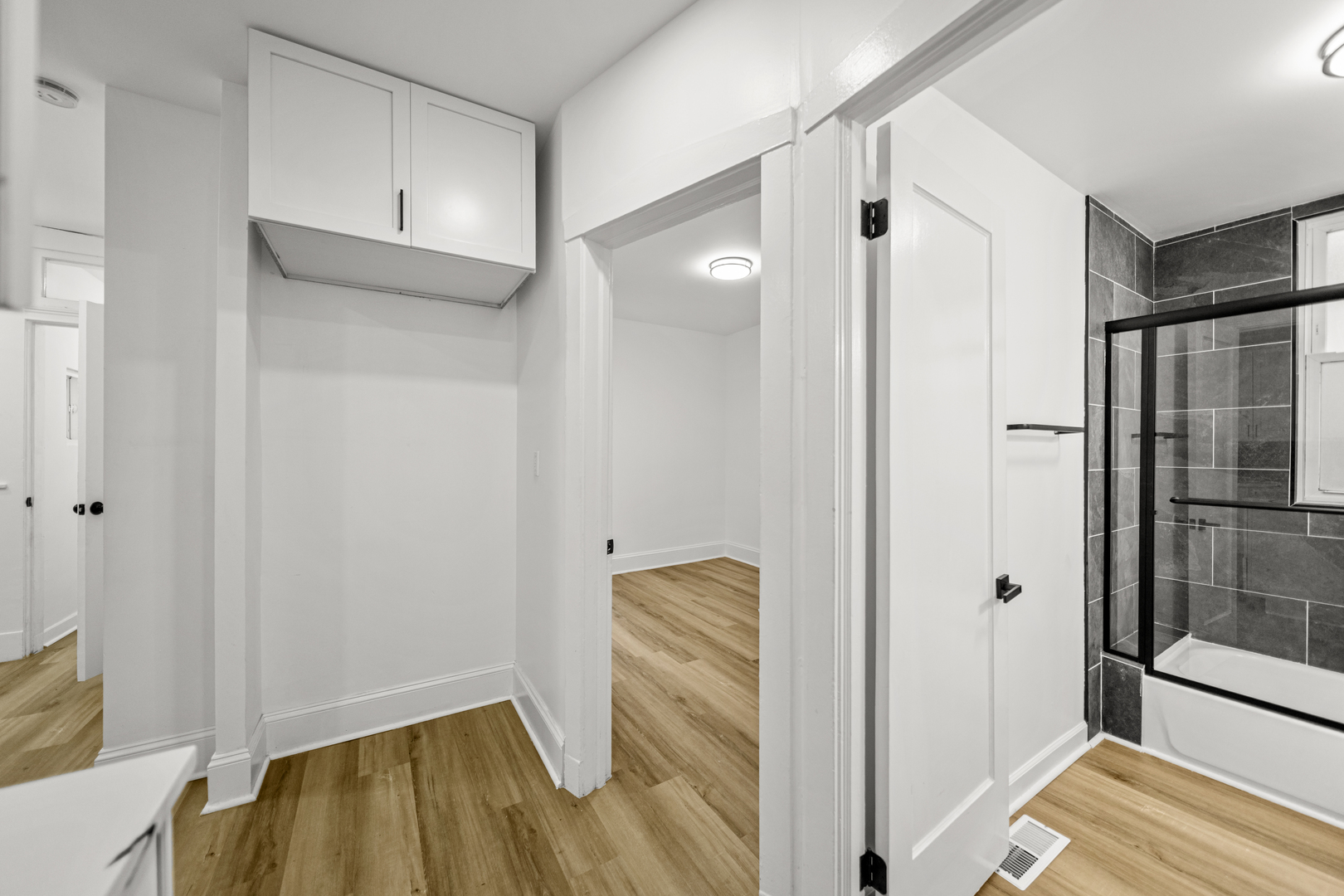 7537 S CLYDE Avenue, Chicago, IL 60649