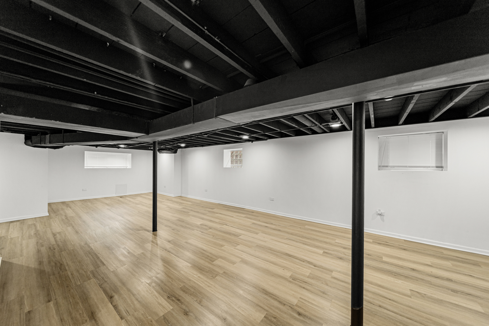 7537 S CLYDE Avenue, Chicago, IL 60649